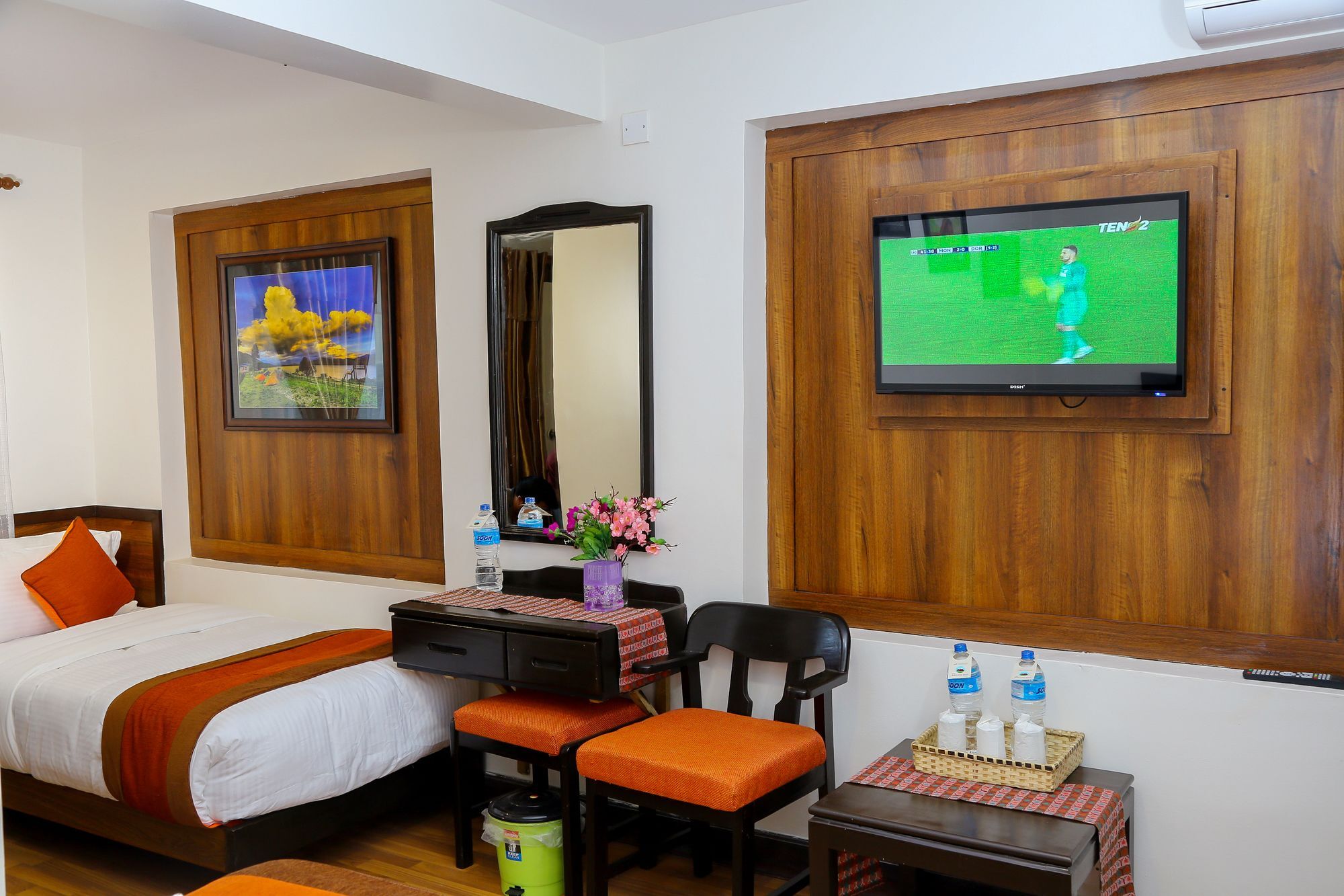 Hotel Himalayan Oasis Kathmandu Exterior photo